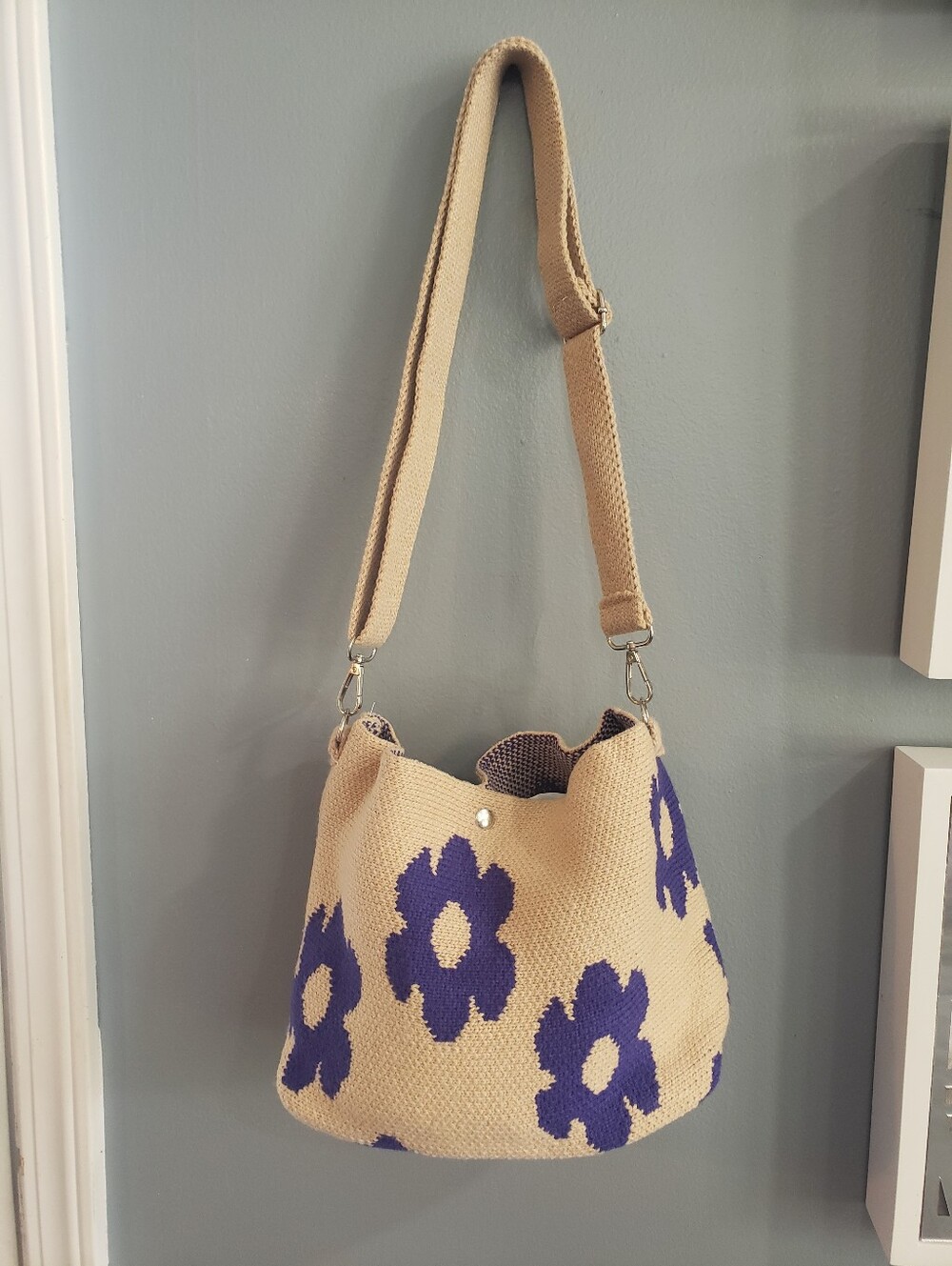 Beige Floral Crochet Shoulder Bag with Purple Flowers. New